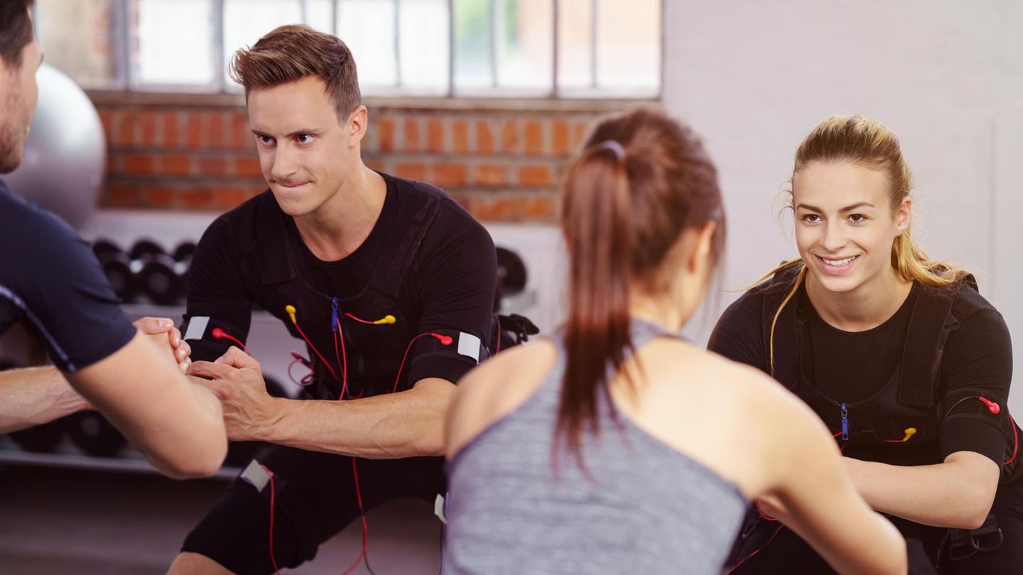 Discover 22-minute EMS body toning in Vancouver. Activate deep muscles, strengthen your core and improve balance with personalized training at Sweat22 Yaletown.